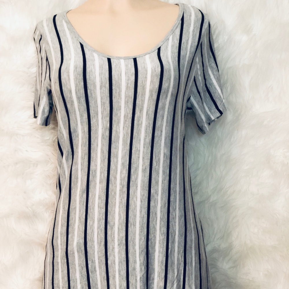 EUC: LuLaRoe short sleeve top
